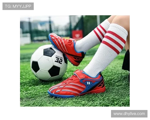 10岁男孩足球鞋精选推荐与舒适安全表现全面购买使用攻略实用贴